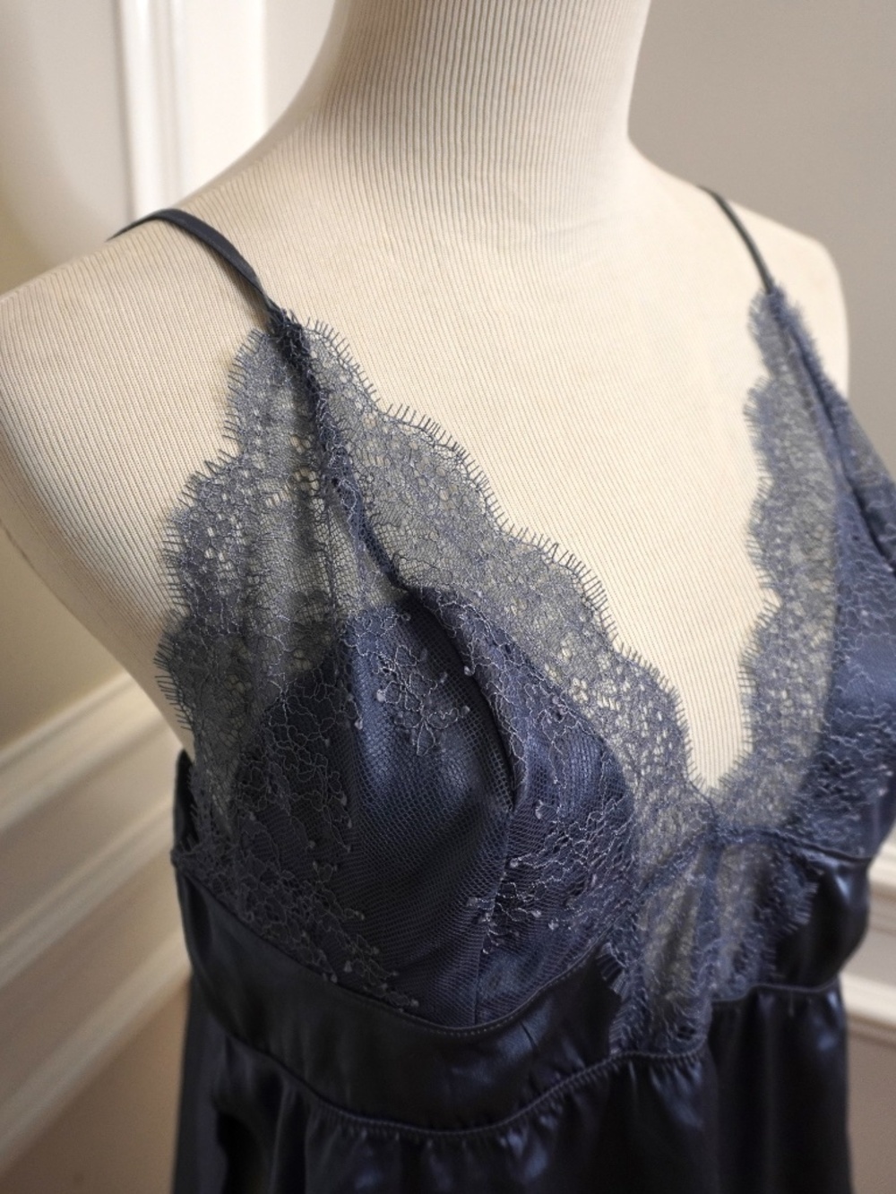 Victoria Secret Laced/Silk Top, Size L - Picture 2 of 4